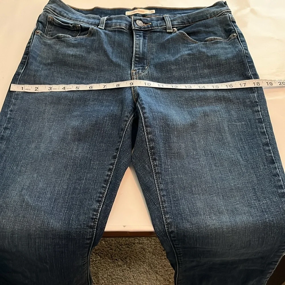 Levi’s Classic Bootcut Mid Rise Size 10
